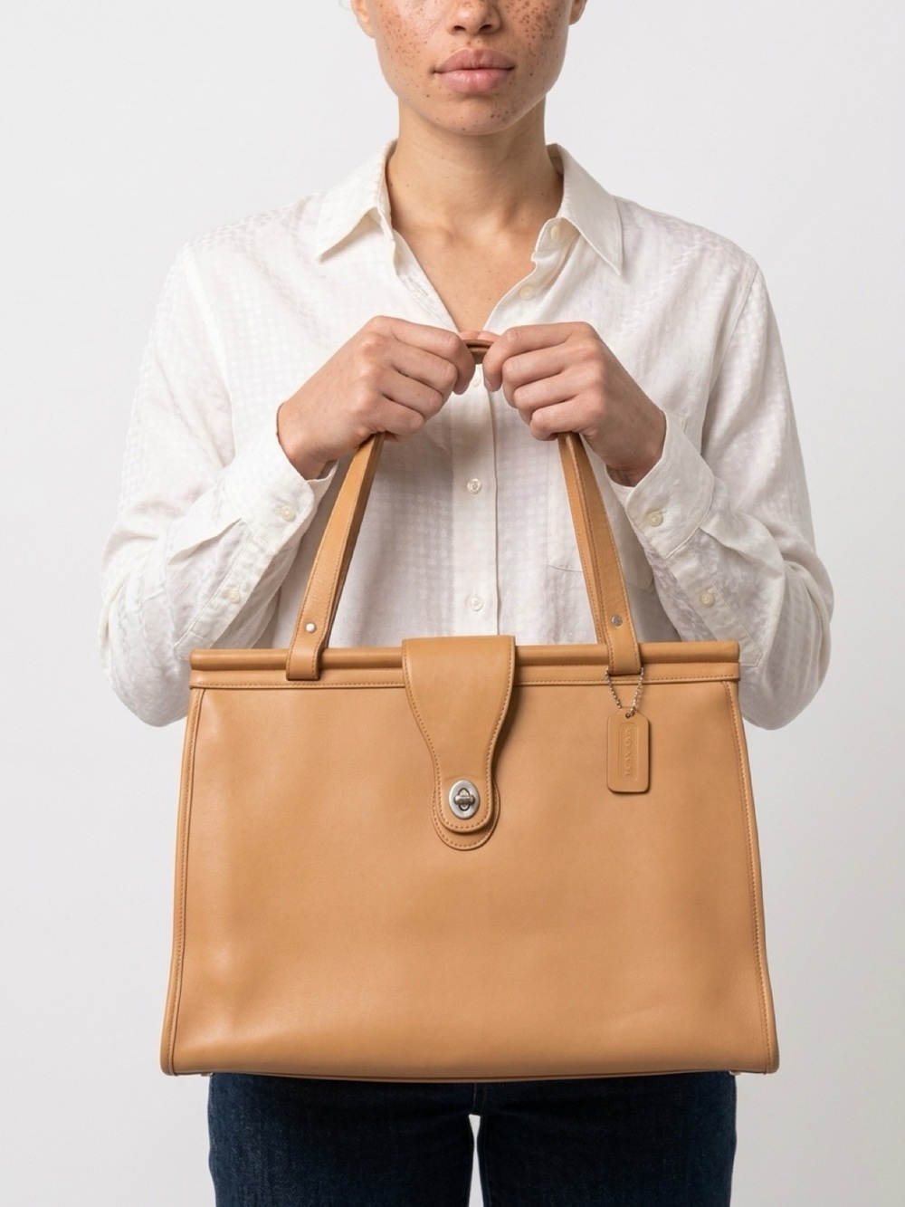 IMPECCABLE RARE COACH VINTAGE  Structured Tan Leather BARCLAY—NEVER USED